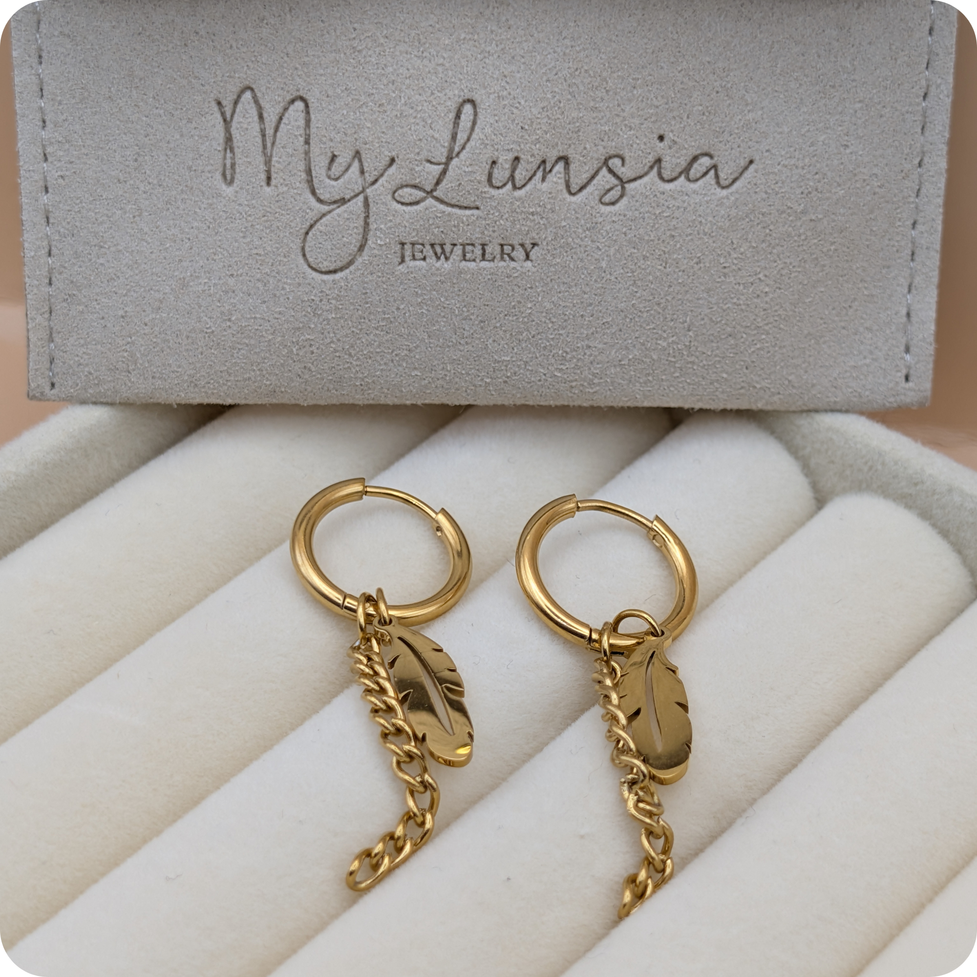Boucles d'oreilles plumes plaquées or 14 carats