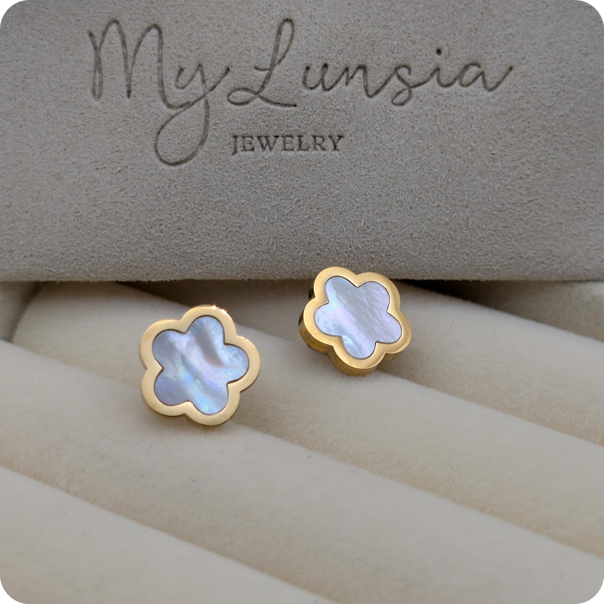 Boucles d'oreilles en nacre plaquées or 14 carats