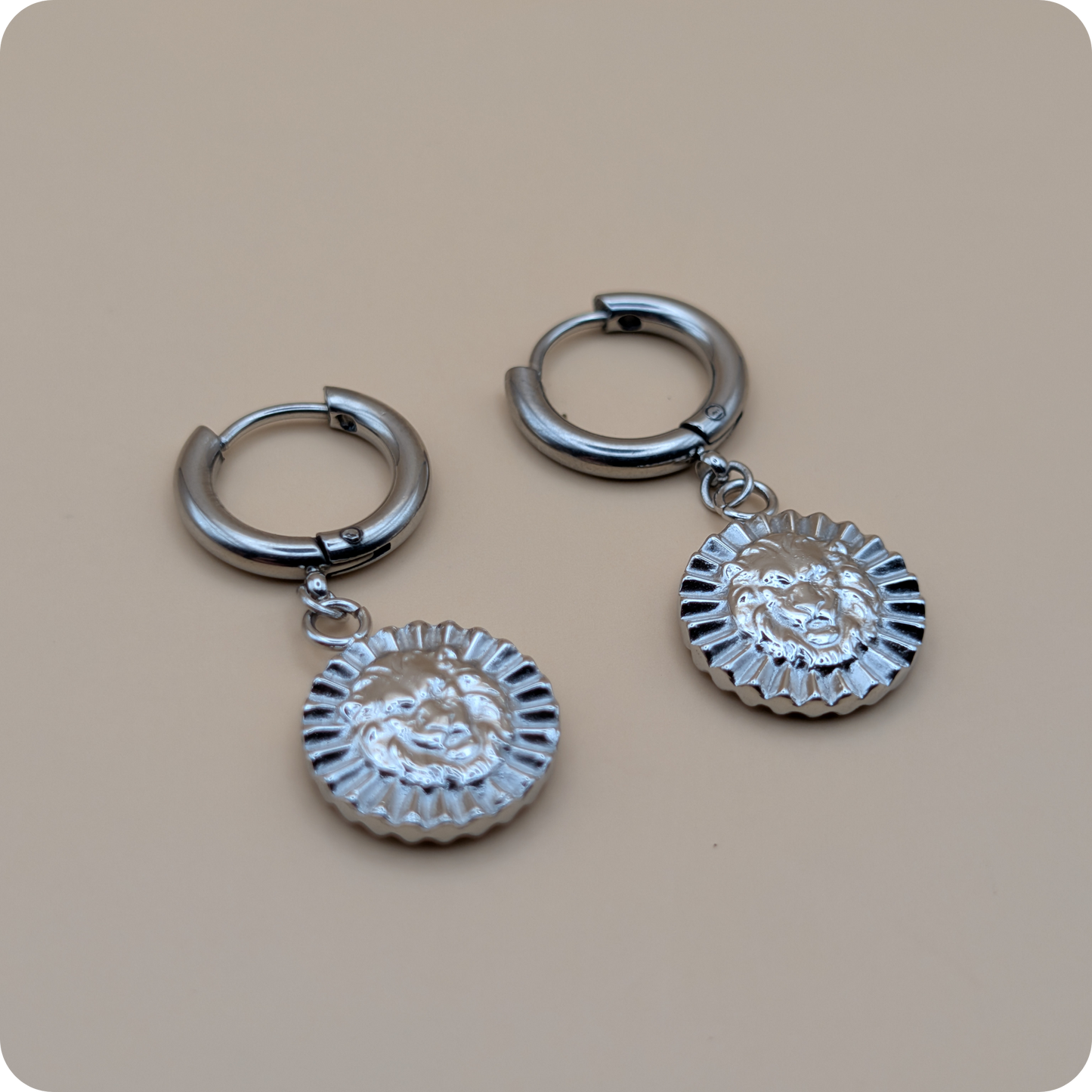 Silver plated bedel oorbellen