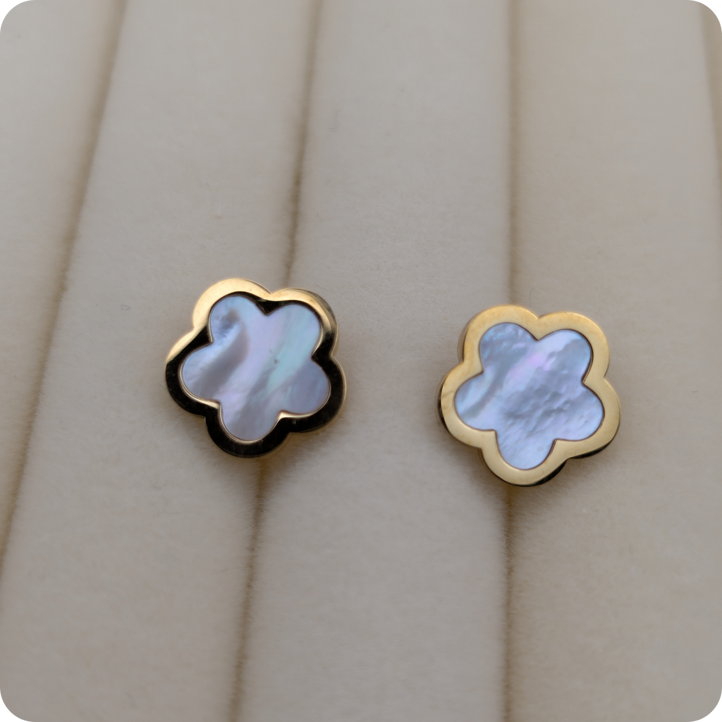 Boucles d'oreilles en nacre plaquées or 14 carats