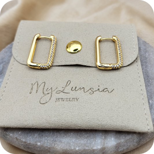 Gold plated rectangle with zirconia